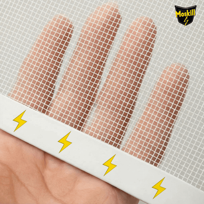 Moustiquaire magnétique FENÊTRE MOSKILL, white window screen with magnetic closure for insect protection.