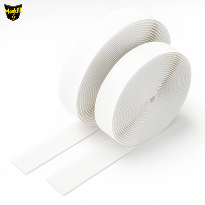 Moustiquaire magnétique pour porte de couleur blanche avec bande velcro, idéale pour empêcher l'entrée des insectes.